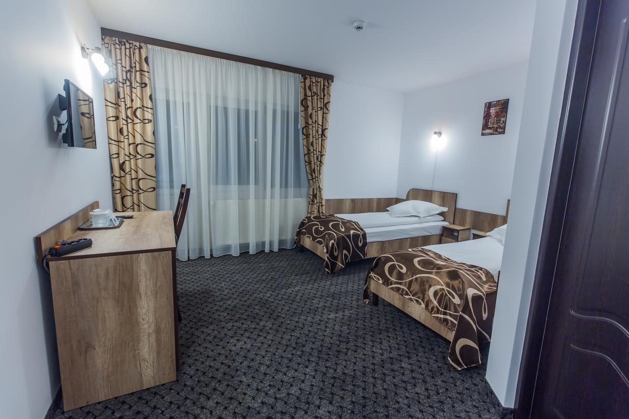 Hotel Raxand Residence Mioveni ภายนอก รูปภาพ