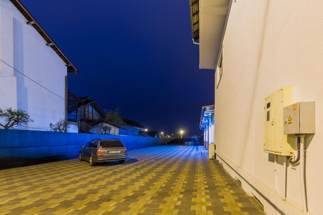 Hotel Raxand Residence Mioveni ภายนอก รูปภาพ