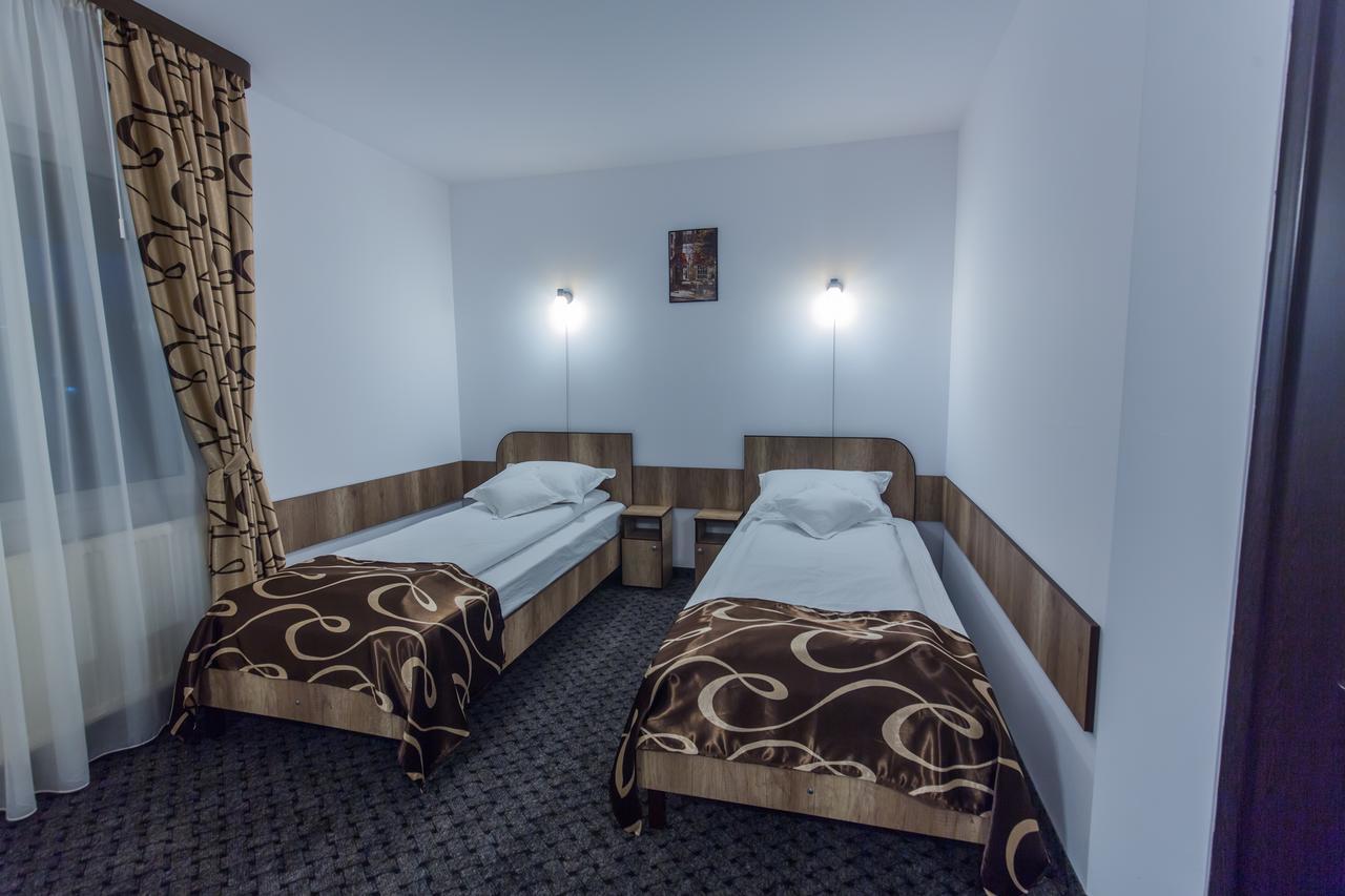 Hotel Raxand Residence Mioveni ภายนอก รูปภาพ