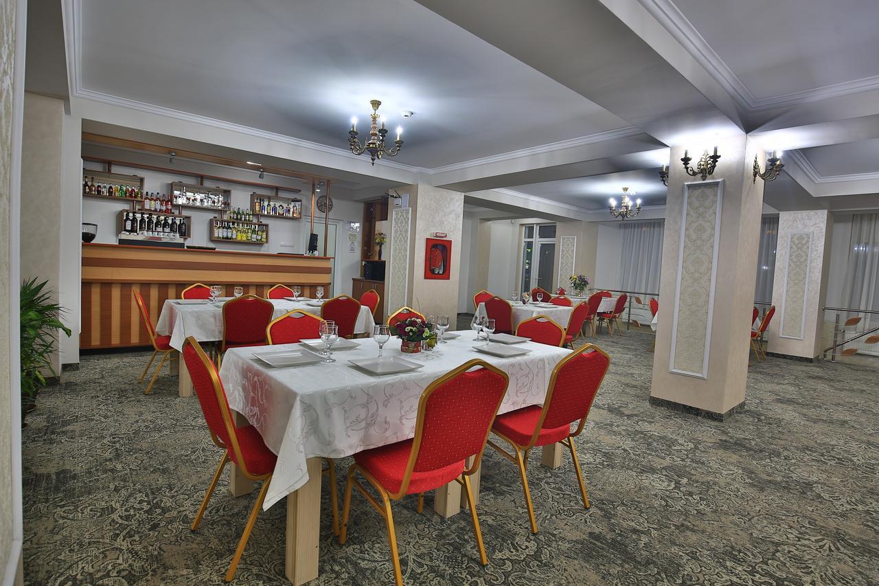 Hotel Raxand Residence Mioveni ภายนอก รูปภาพ