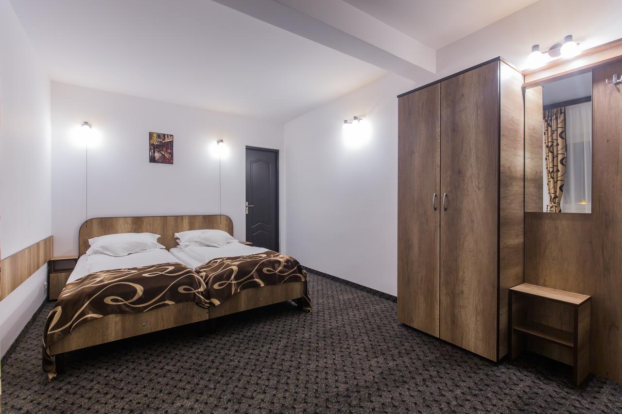 Hotel Raxand Residence Mioveni ภายนอก รูปภาพ