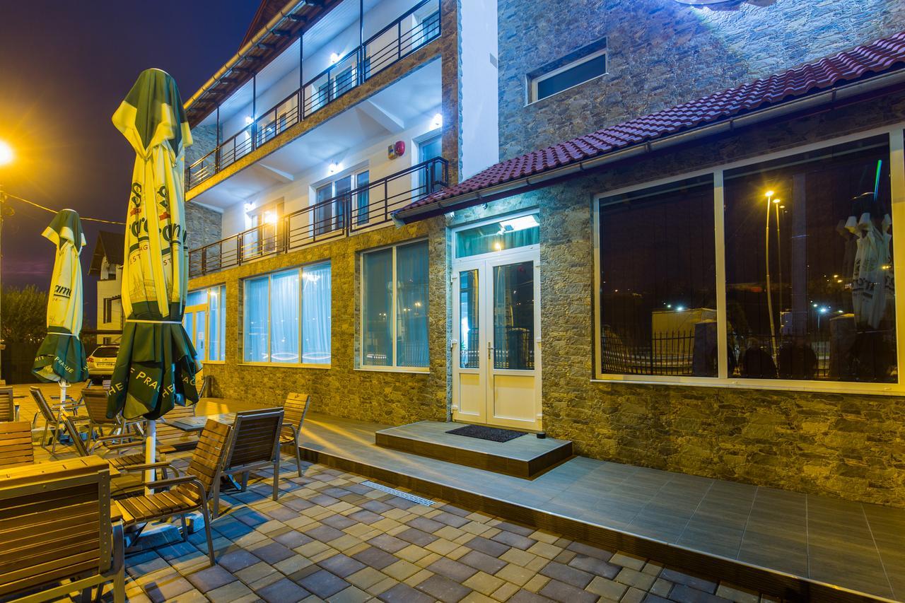 Hotel Raxand Residence Mioveni ภายนอก รูปภาพ