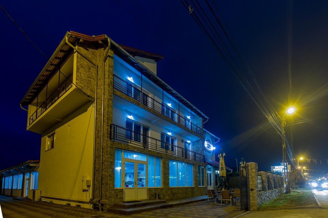 Hotel Raxand Residence Mioveni ภายนอก รูปภาพ