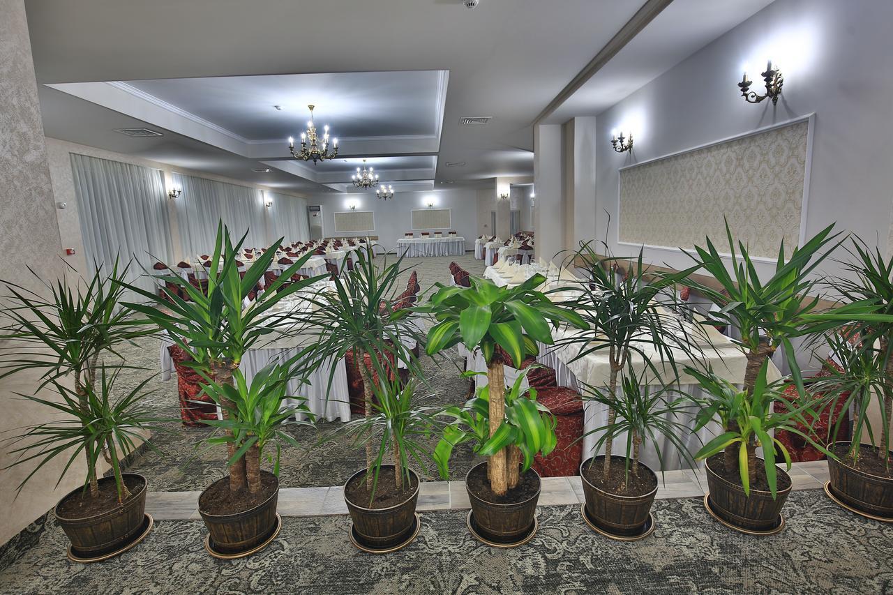 Hotel Raxand Residence Mioveni ภายนอก รูปภาพ